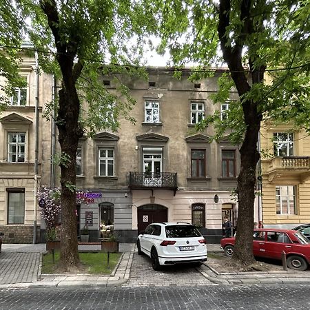 Modern Apartment, 5Mins To Rynok Square Lwów Zewnętrze zdjęcie