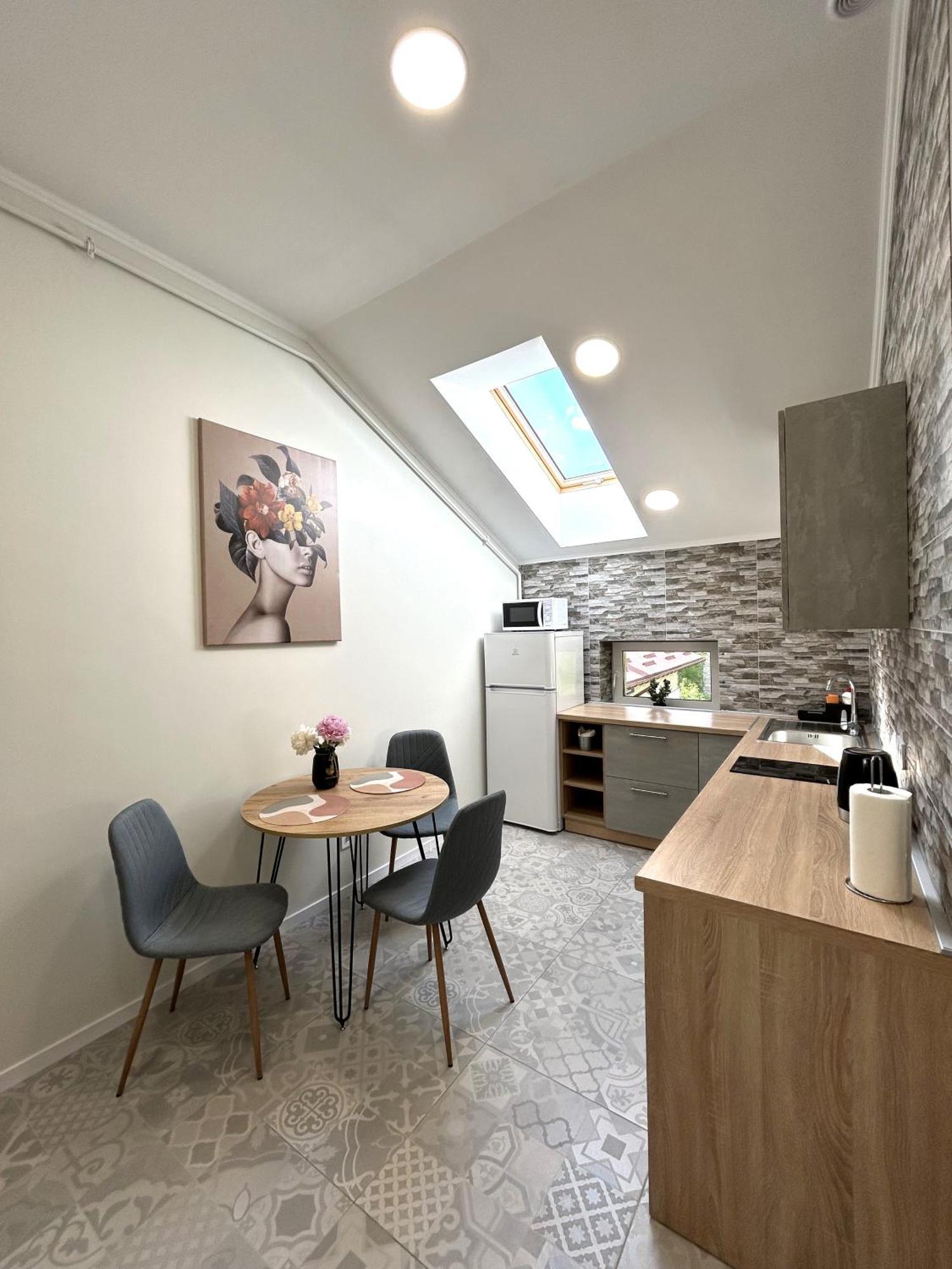 Modern Apartment, 5Mins To Rynok Square Lwów Zewnętrze zdjęcie