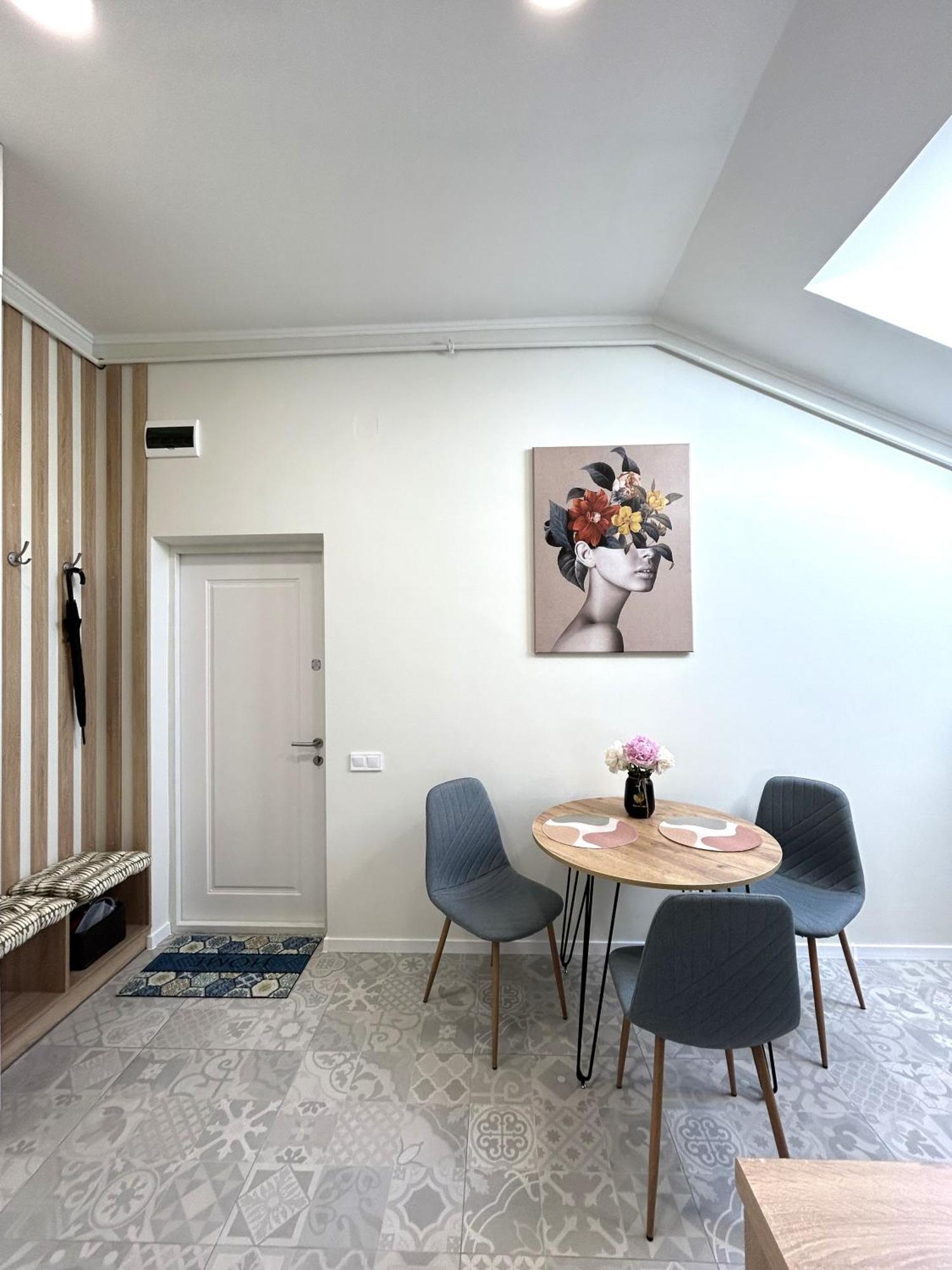 Modern Apartment, 5Mins To Rynok Square Lwów Zewnętrze zdjęcie