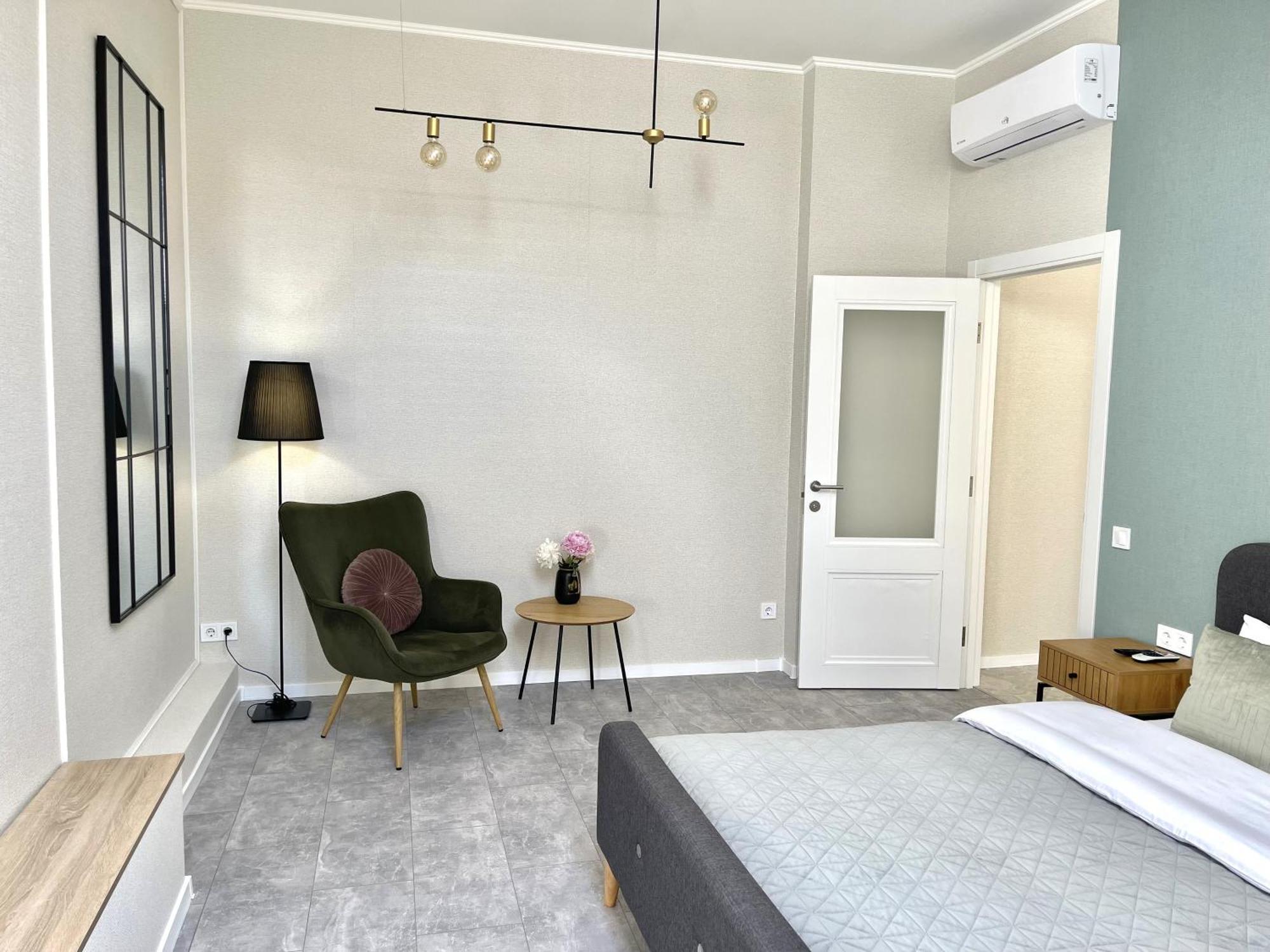 Modern Apartment, 5Mins To Rynok Square Lwów Zewnętrze zdjęcie