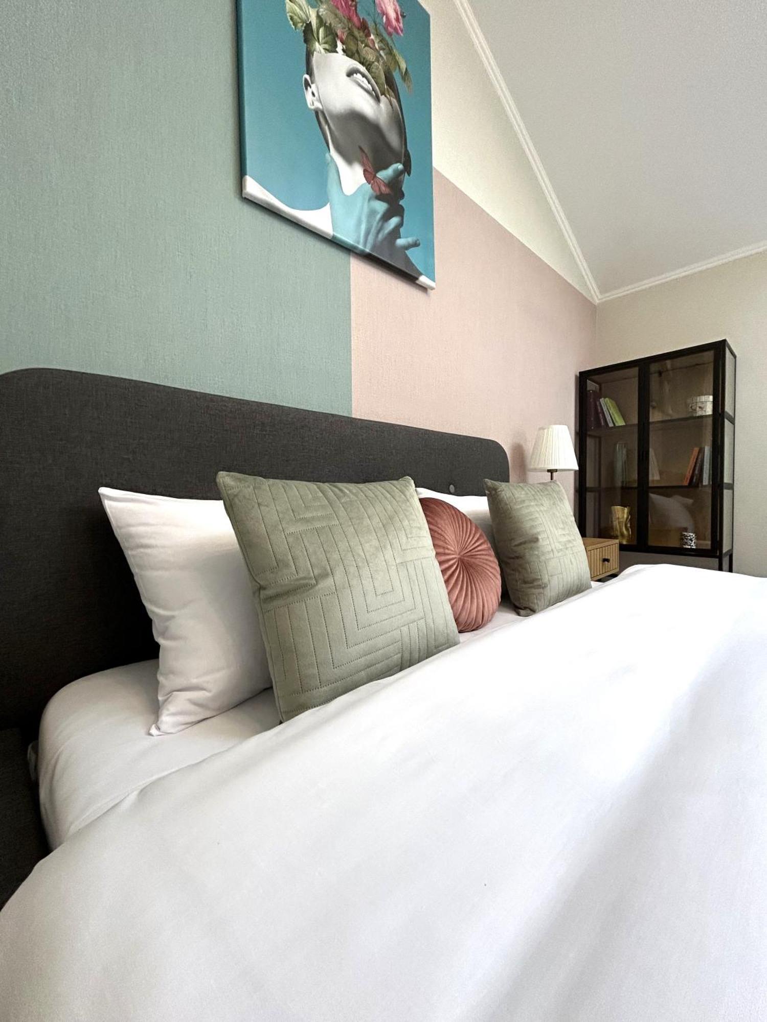 Modern Apartment, 5Mins To Rynok Square Lwów Zewnętrze zdjęcie
