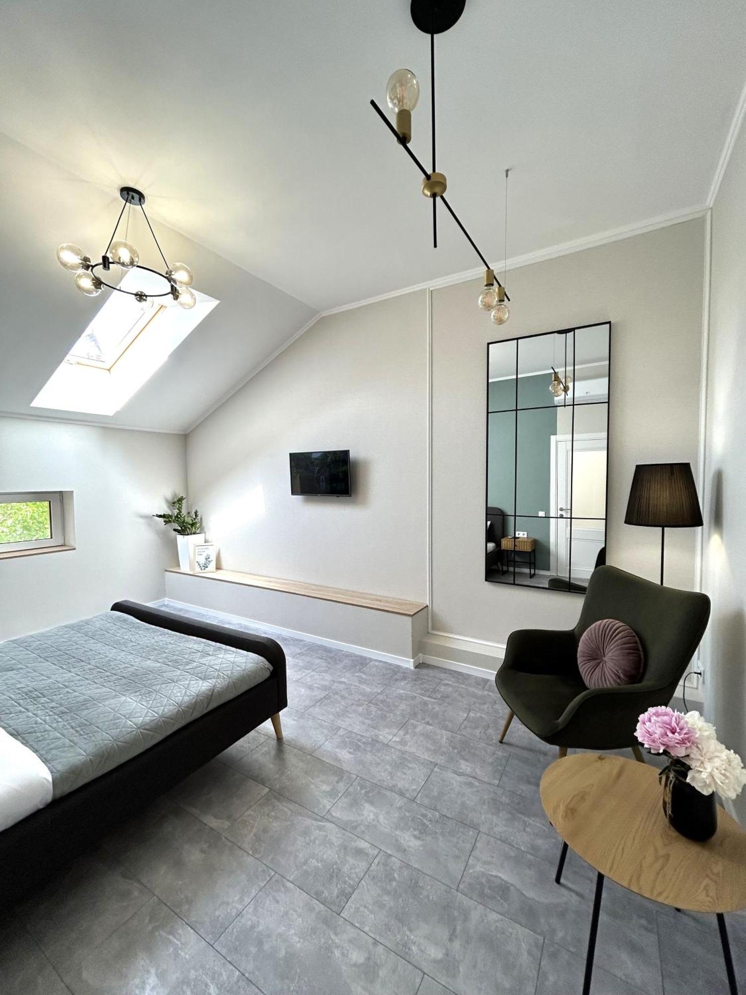 Modern Apartment, 5Mins To Rynok Square Lwów Zewnętrze zdjęcie