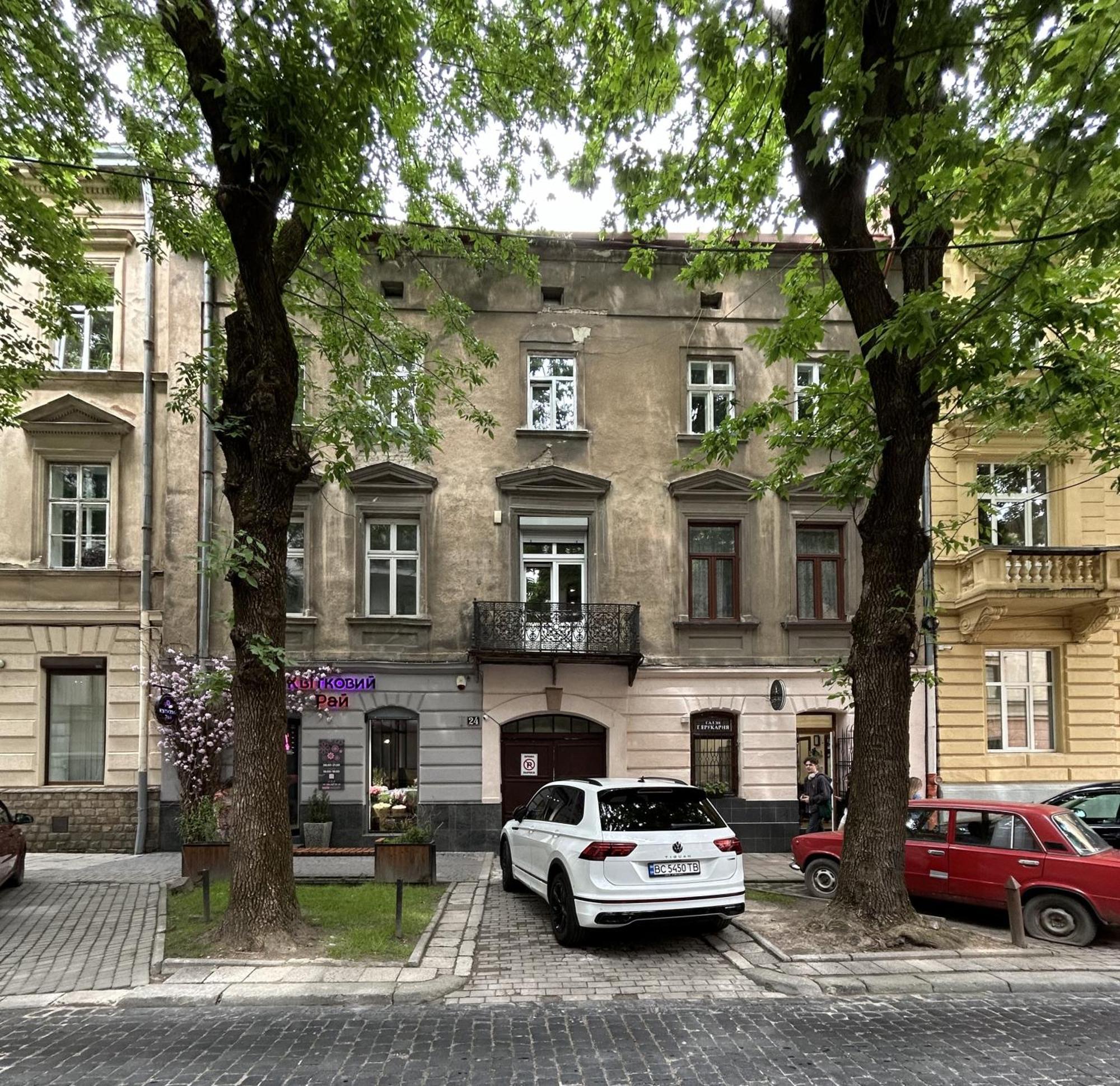 Modern Apartment, 5Mins To Rynok Square Lwów Zewnętrze zdjęcie